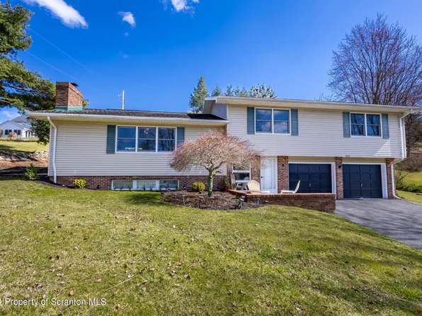 908 Violet Ter, Waverly Township, PA 18411