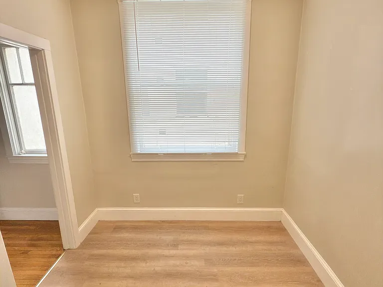 940 Bay St #1 — Photo 5