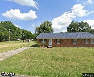2nd image of 4411 Lindsey St