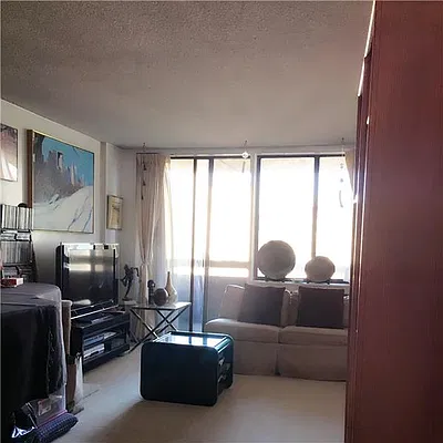 Sold by RELO REDAC INC. | media 7