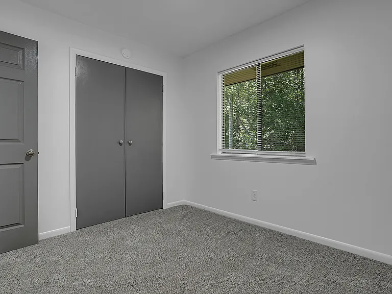 Room 1 (1) Room 1 (1)