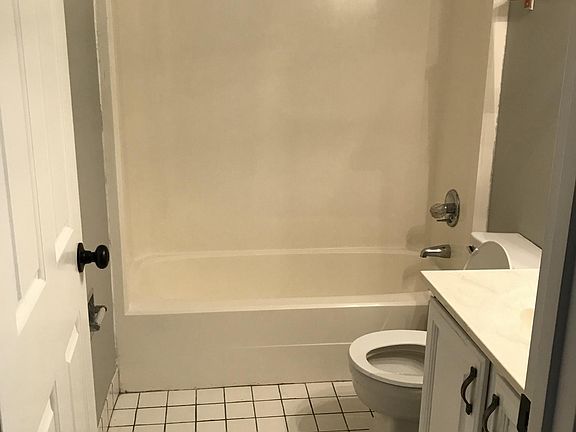 4th image of 3989 Forest Green Dr
