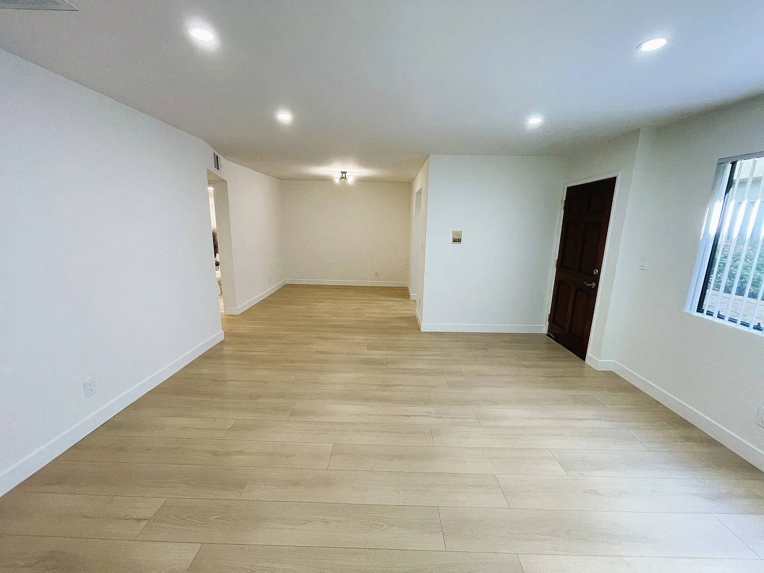 2 bed, 900 sqft, $2,750 — Photo 3