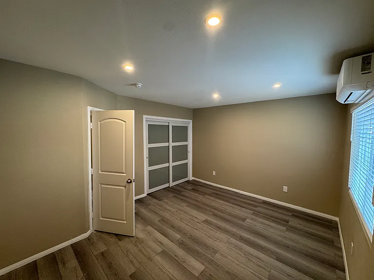 2737 Blakeman Ave #1/2 — Photo 8