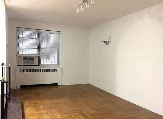 Rented by Fox Residential Group | media 8