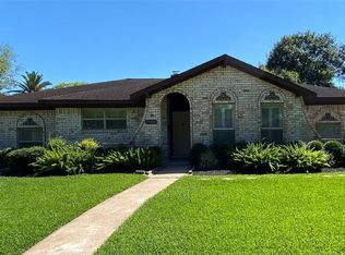 15402 Saint Cloud Dr, Houston, TX 77062