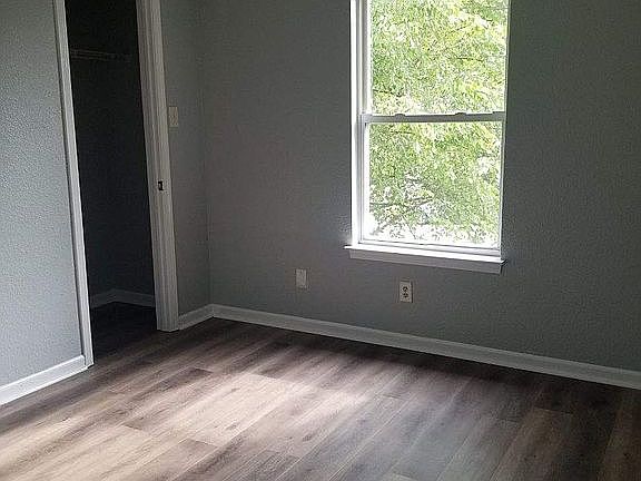 Upstairs mid bedroom