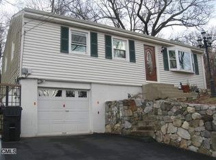 121 Wynwood Dr, New Milford, CT 06776