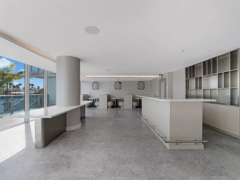 9221 E Bay Harbor Dr #610 — Photo 44