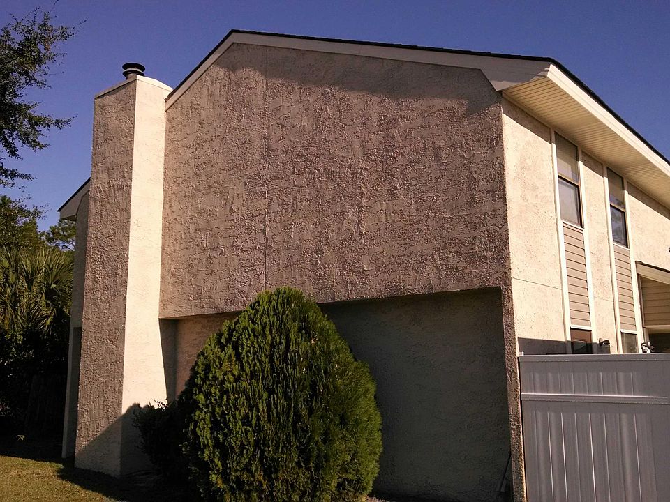 2nd image of 727 S Main St APT 105