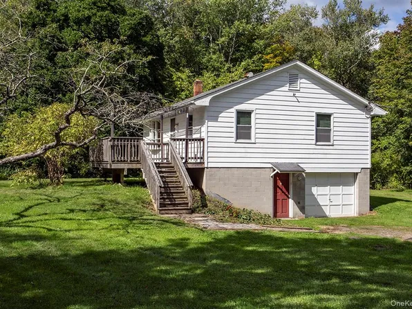 401 W Dover Road, Pawling, NY 12564