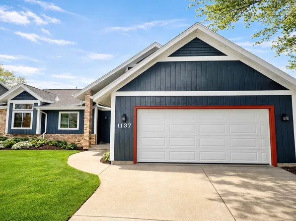 1137 Bayberry Dr, Watertown, WI 53098