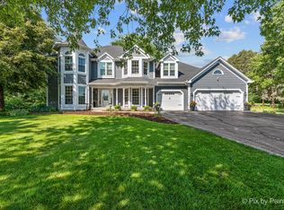 6N884 Hastings Dr, St Charles, IL 60175