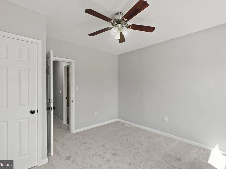324 Oldham St — Photo 29