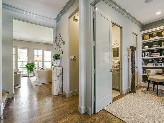 5th image of 3711 N Versailles Ave