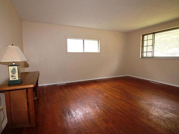 4th image of 1393 Chesterton Sq S