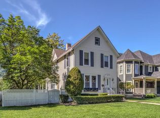 222 Meacham Ave, Park Ridge, IL 60068