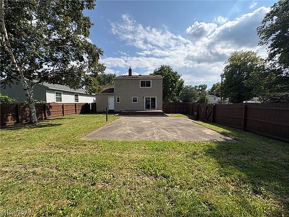 2nd image of 983 Jean Ave