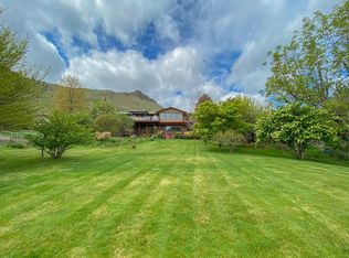 1147 Appleland Dr, Wenatchee, WA 98801