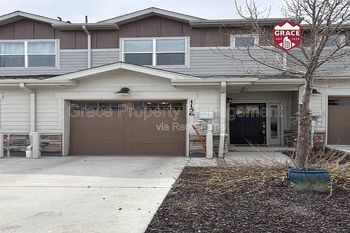 1156 Oak Cir Photo 1