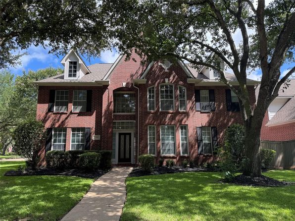 17414 Fountainview Cir