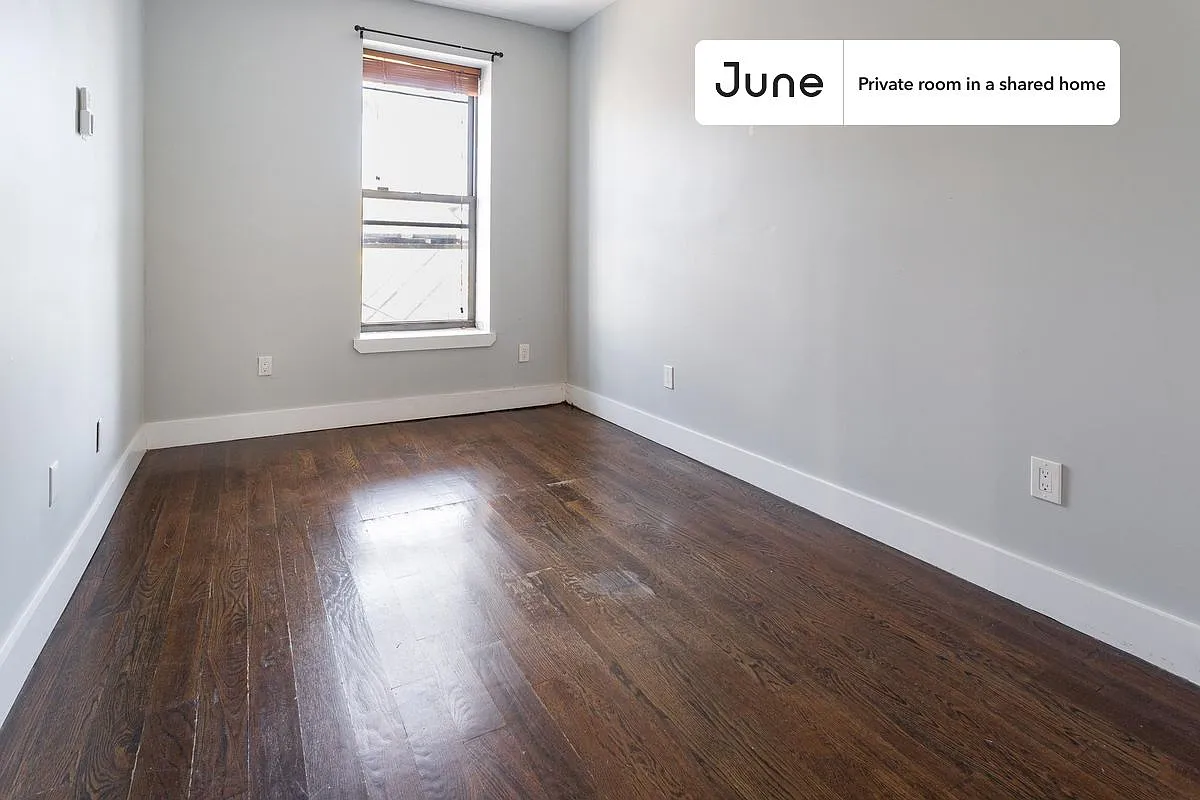 Full bedroom in 4 bed/2 bath home in Bushwick #1628 D — Photo 2