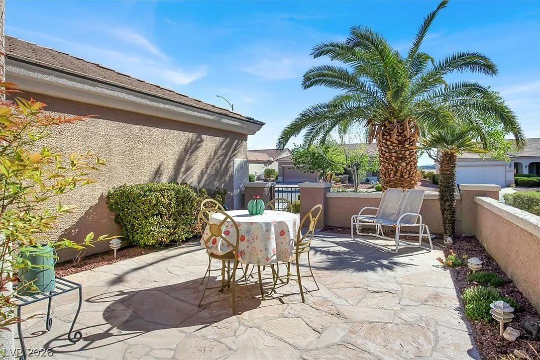 2 bed, 2.0 bath, 1214 sqft, $2,175 — Photo 3