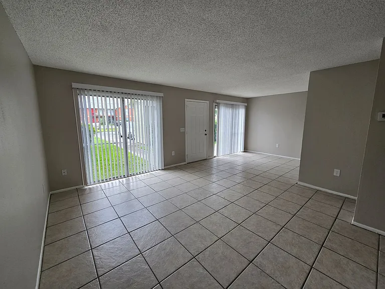 1810 Caralee Blvd — Photo 4