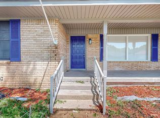 909 Crestview Dr, Kaufman, TX 75142