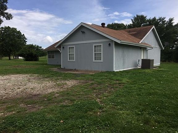 Side view. Door on side leads to bonus room.