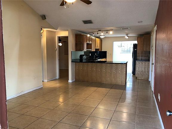3rd image of 8907 Hadley Ct