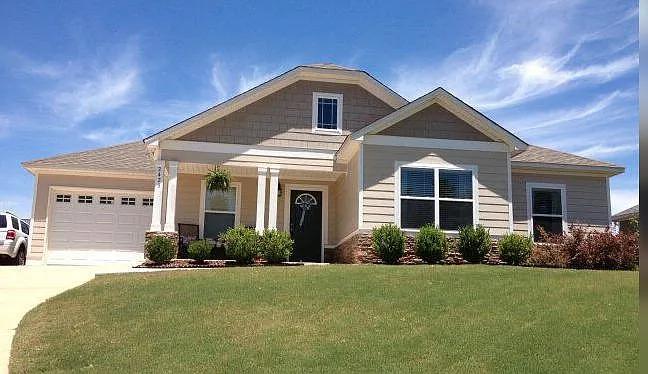 2425 Waterstone Cir