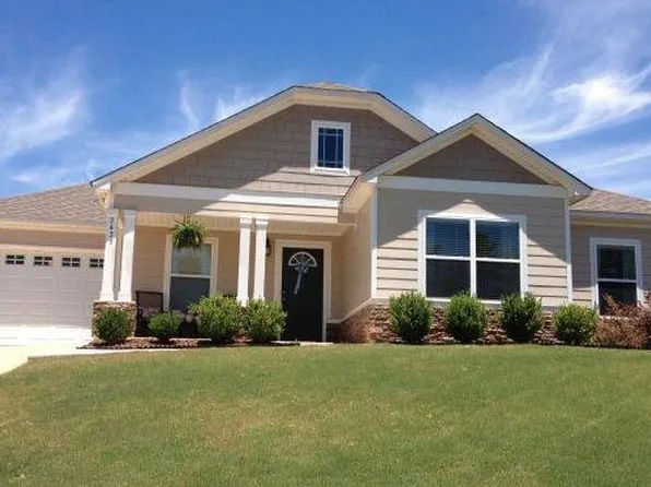 2425 Waterstone Cir, Auburn, AL 36832