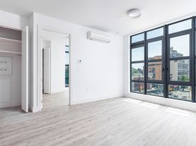 584 4th Ave