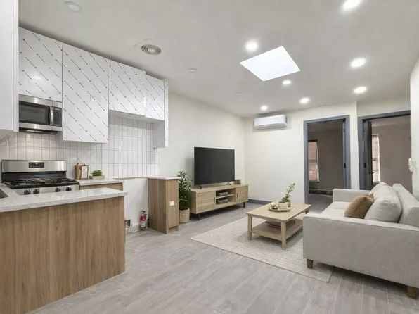 2416 Pacific Street image 1 of 8