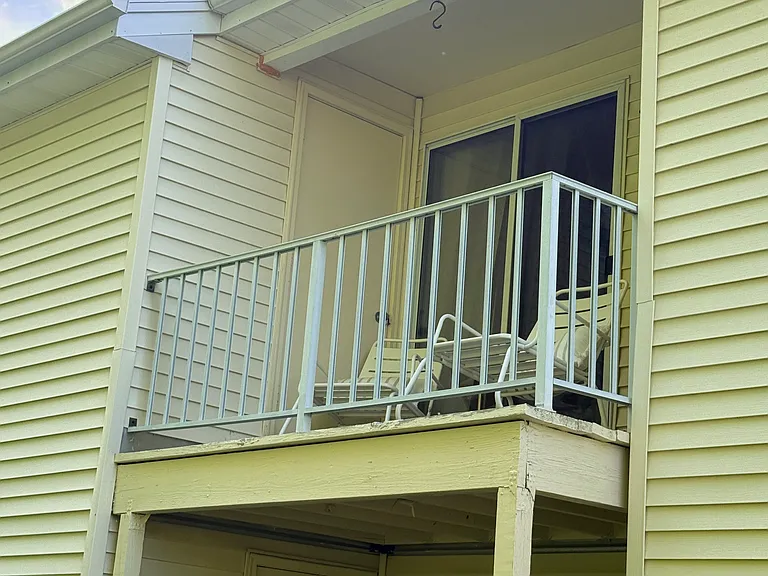 2 Squire Ct #8 — Photo 18