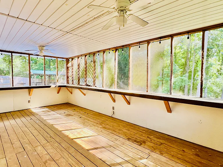 102 Pinewood Dr — Photo 17