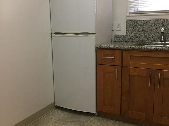 2nd image of 2834 Greenwich St Floor 2