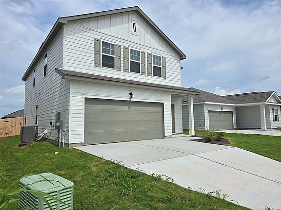 2nd image of 121 Blazilmar Ln