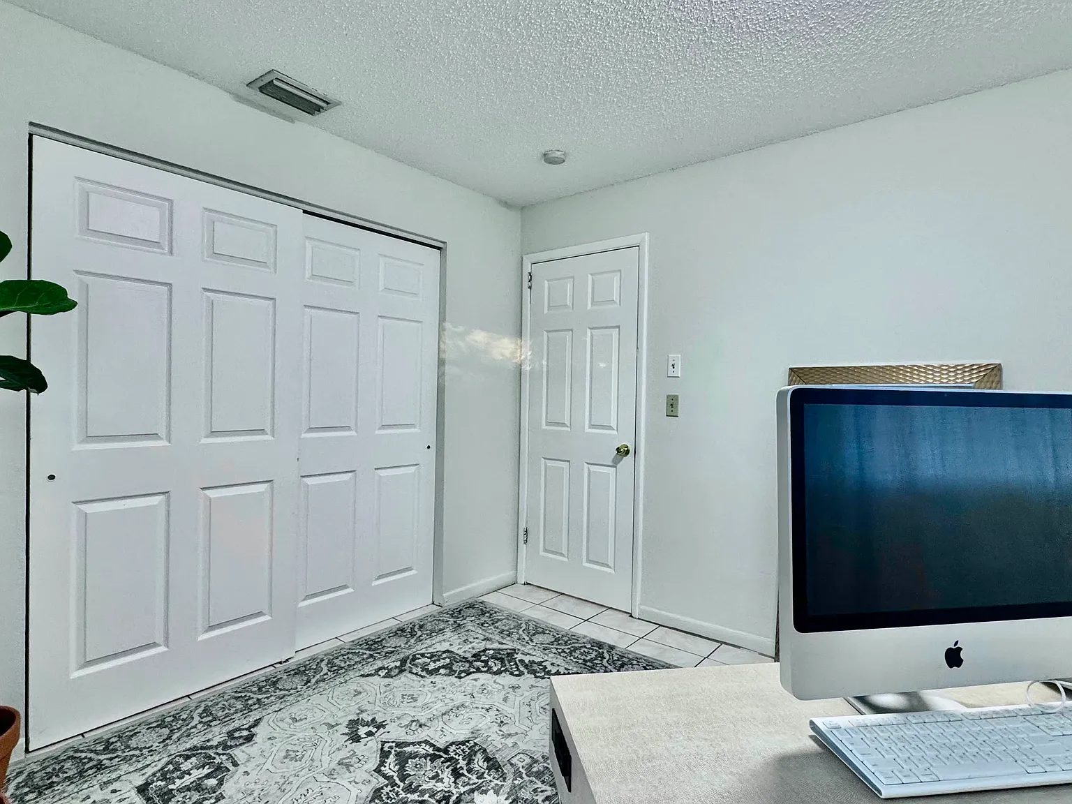 2 bed, 924 sqft, $1,900 — Photo 2