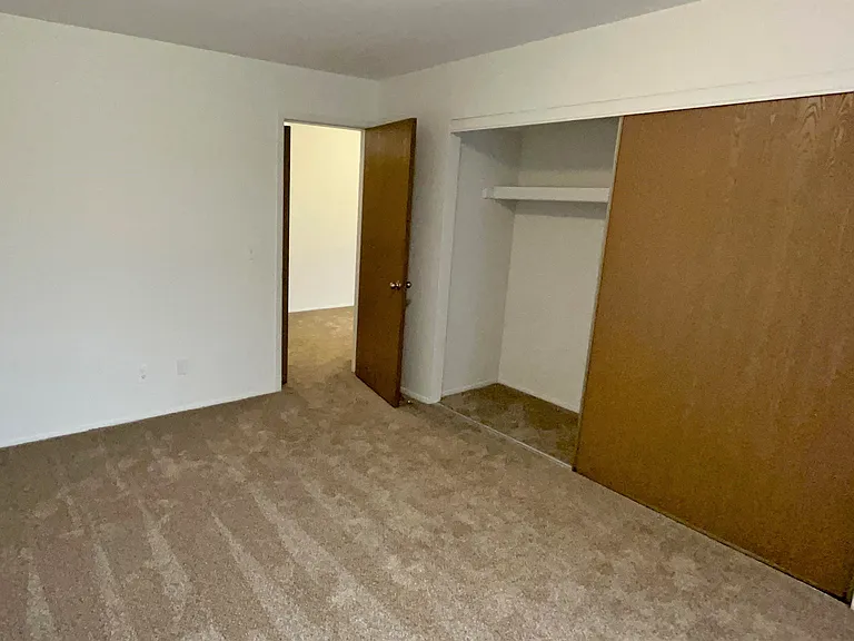 Charter Oaks Apartments — Photo 63