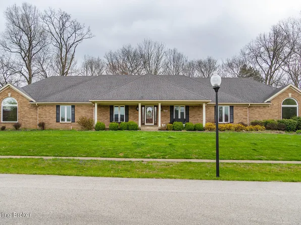 352 Running Creek Dr, Shepherdsville, KY 40165
