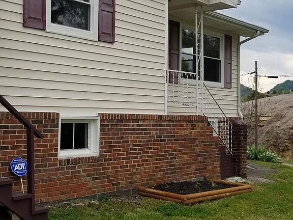 4th image of 135 Sulphur Springs Cir