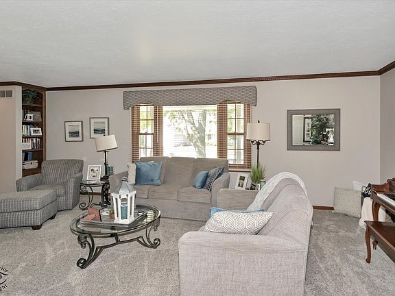 3rd image of 1354 Mill Pond Rd