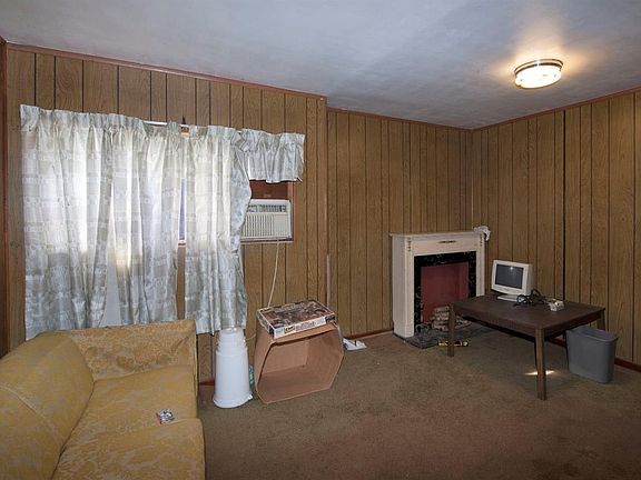 4th image of 3914 Vineland Ave