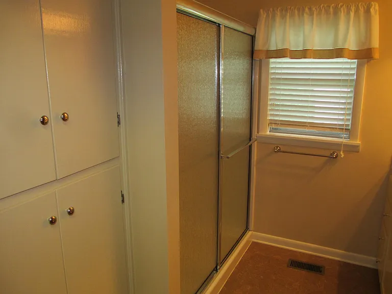 1828 Robins St — Photo 23