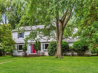 5 Sweet Briar Ln, Holmdel, NJ 07733