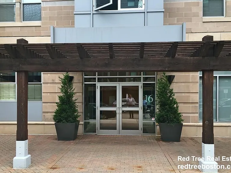 16 Miner St — Photo 5