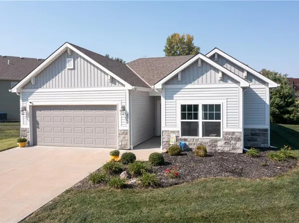 3208 Sheffield Ln, Saint Joseph, MO 64506