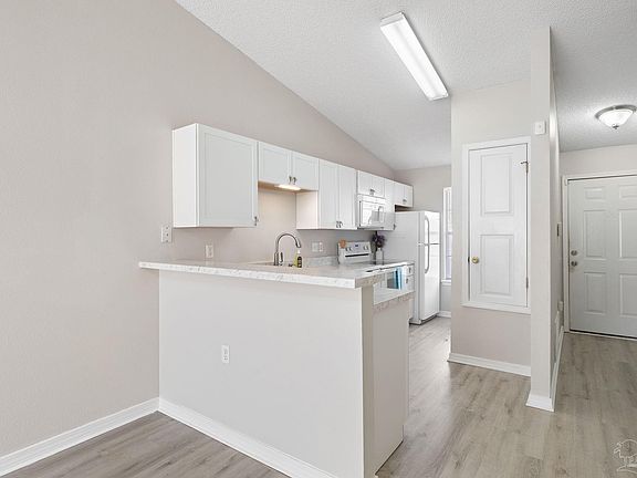 4th image of 2309 Trailwood Dr